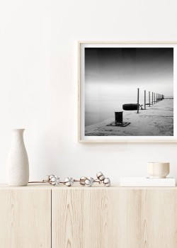 Προβλήτα σε ασπρόμαυρο φόντο