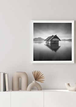 Καλύβα μέσα στην λίμνη