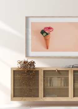 Χωνάκι παγωτού με τριαντάφυλλο