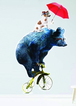Αρκούδος και σκύλος κάνουν ποδήλατο
